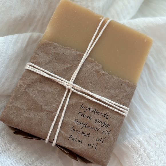 🫚 Zesty Ginger Revive Shampoo Bar – 100g Eco-Friendly - Picture 3 of 5